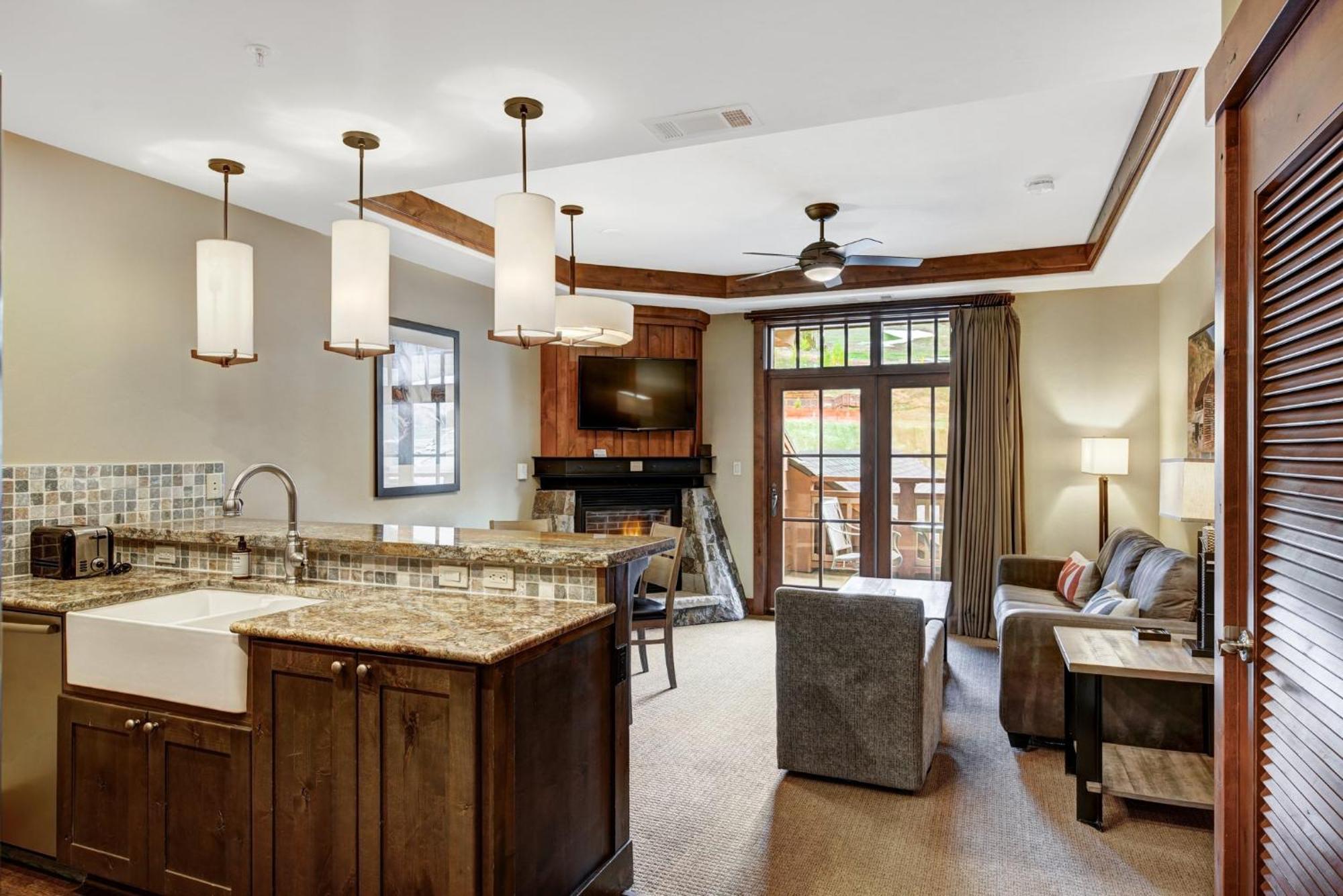 One Ski Hill, A Rockresort Breckenridge Bagian luar foto